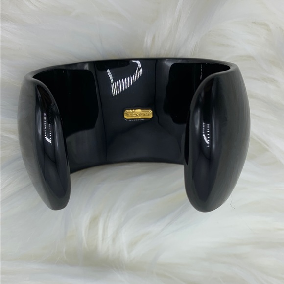 Coach black/gold resin turn lock open cuff - Picture 4 of 5